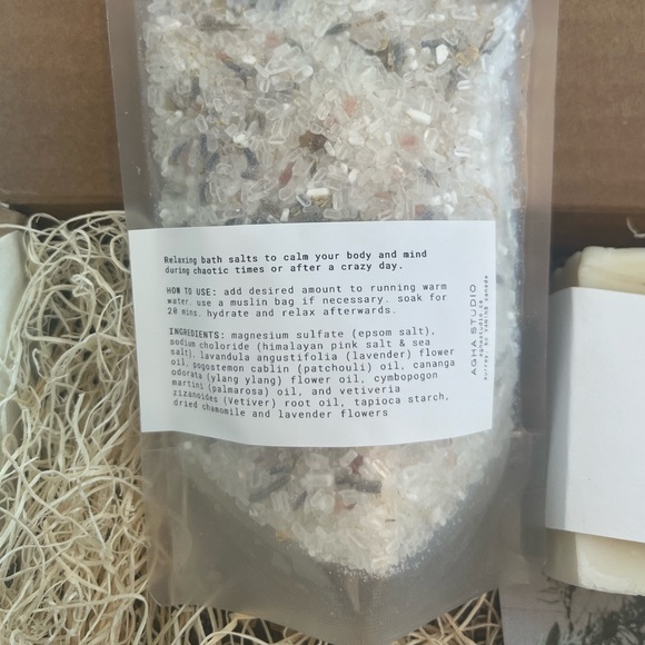 Bath & Body Gift Set - Picture 4 of 7